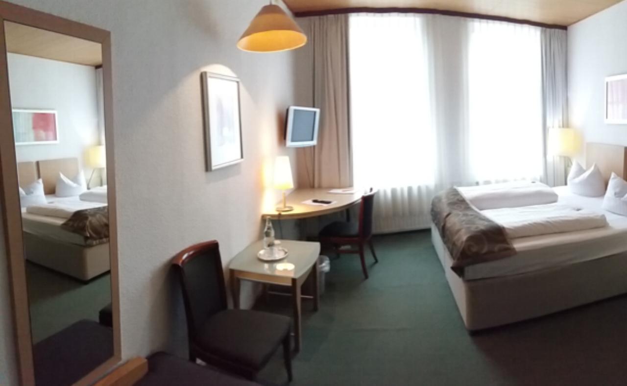 Hotel Goldener Anker Bodenwerder Exterior photo